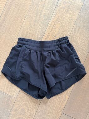 Lululemon Hotty Hot low rise Black Athletic Shorts Sz 4